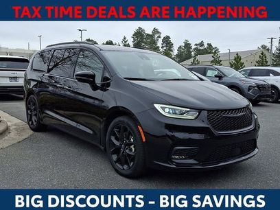 Used 2025 Chrysler Pacifica Limited