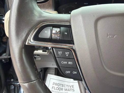 Used 2023 Lincoln Nautilus Reserve AWD/4WD image 21