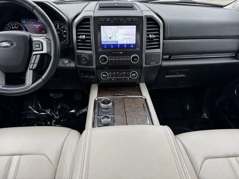 Used 2020 Ford Expedition Platinum image 2