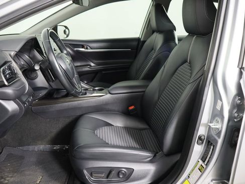 Used 2023 Toyota Camry SE image 15