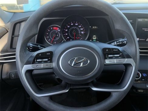 Used 2023 Hyundai Elantra SEL image 11