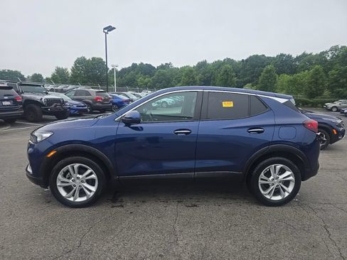 Used 2023 Buick Encore GX Preferred w/ Cold Weather Comfort Package FWD image 4