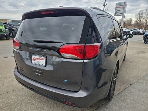 Used 2020 Chrysler Pacifica Limited w/ Advanced Safetytec Group image 10