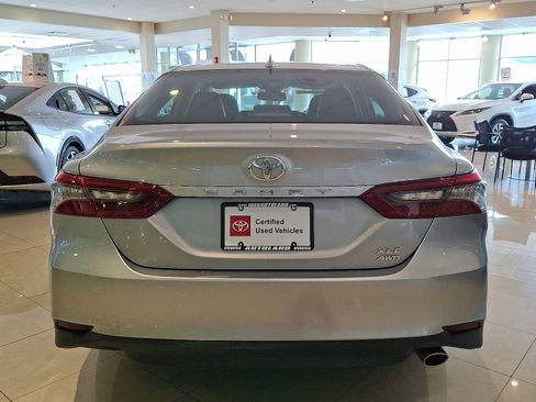 Used 2021 Toyota Camry XLE AWD/4WD image 6