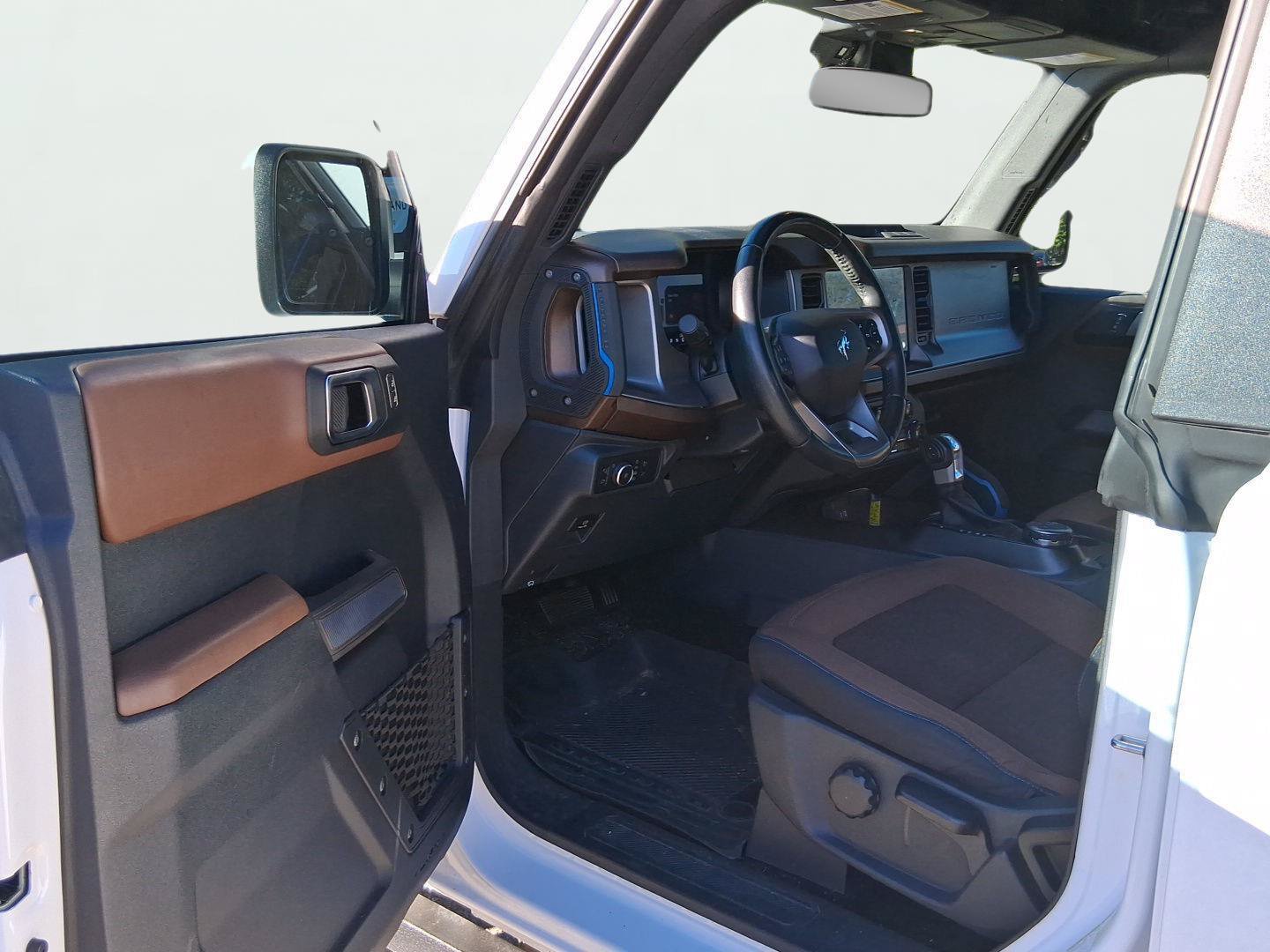 Used 2022 Ford Bronco Outer Banks AWD/4WD image 13
