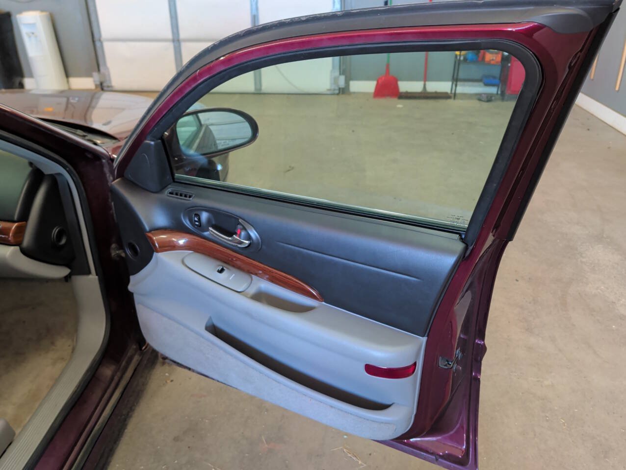Used 2005 Buick Le Sabre Custom FWD image 28