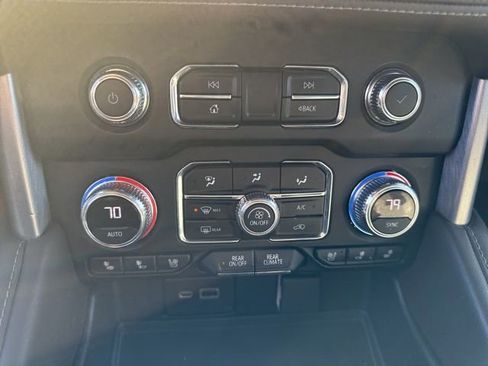 Used 2021 GMC Yukon SLT image 46