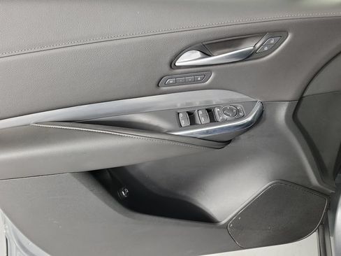 Used 2025 Cadillac XT4 Premium Luxury FWD image 17