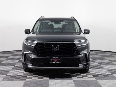 Used 2023 Honda Pilot Touring image 11