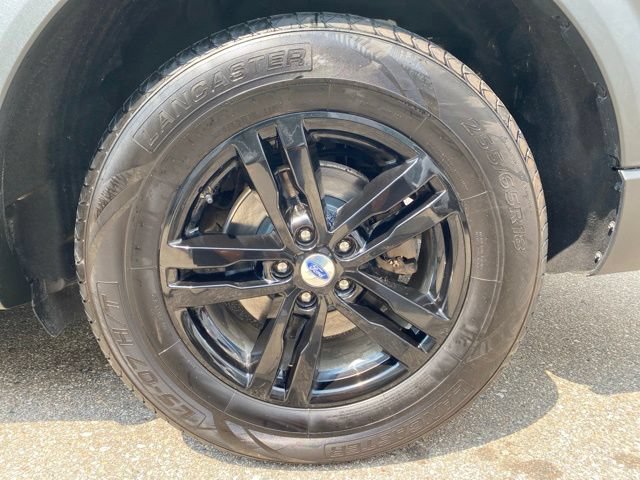 Used 2021 Ford Explorer XLT w/ Equipment Group 202A AWD/4WD image 38