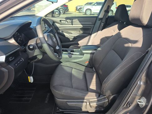 Used 2023 Nissan Altima 2.5 S FWD image 10
