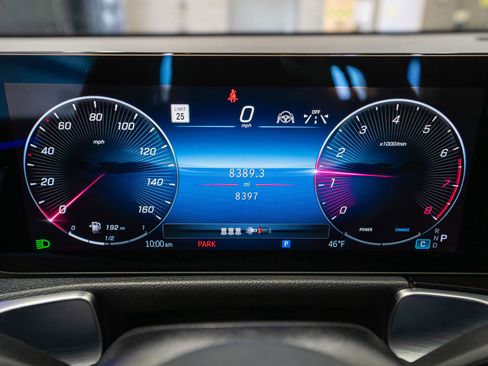 Used 2025 Mercedes-Benz GLB 250 image 10