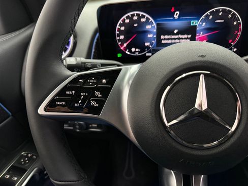 New 2026 Mercedes-Benz GLB 250 image 12