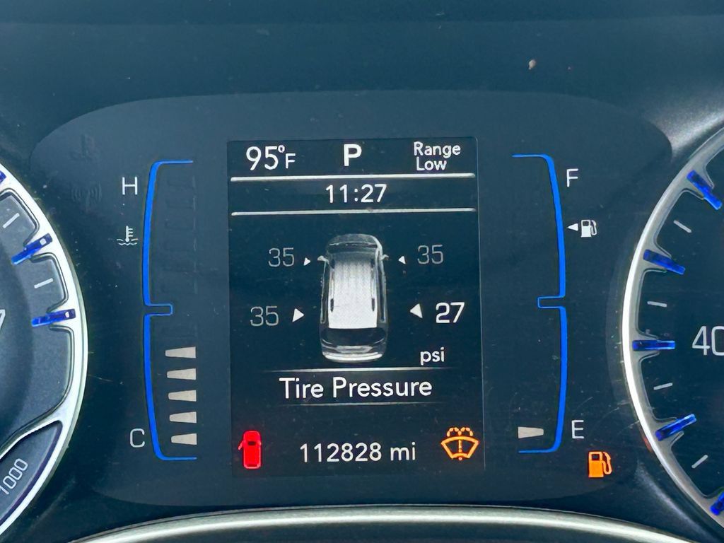 Used 2018 Chrysler Pacifica Touring-L FWD image 22