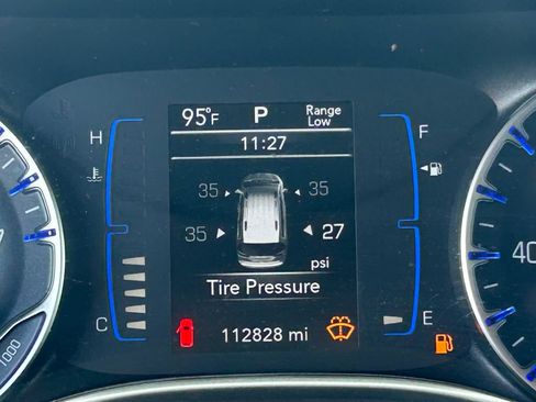 Used 2018 Chrysler Pacifica Touring-L FWD image 22