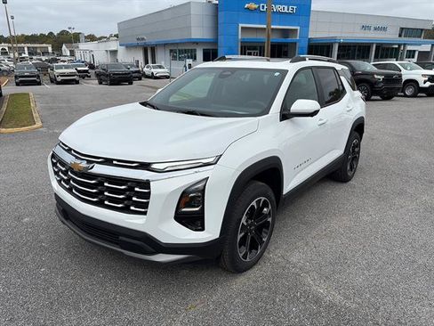 New 2026 Chevrolet Equinox LT w/ Convenience Package II FWD image 3