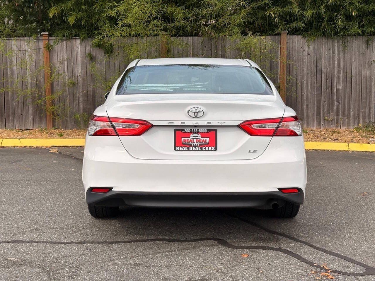 Used 2018 Toyota Camry LE FWD image 4
