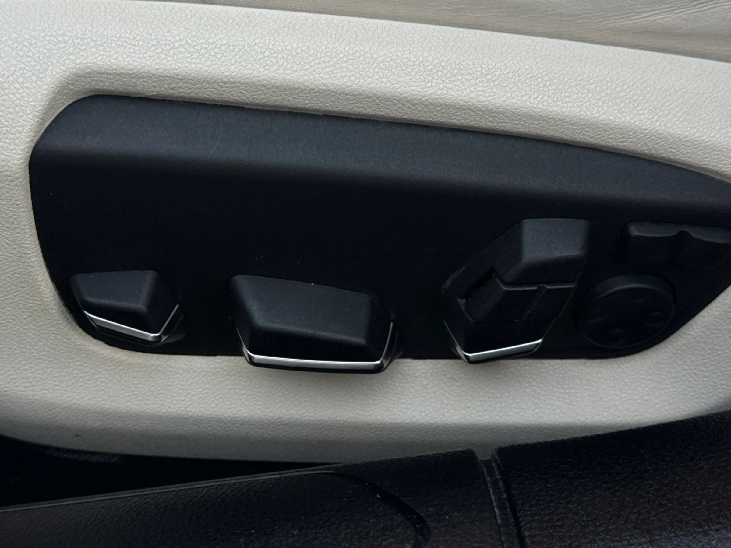 Used 2015 BMW 750Li RWD image 62