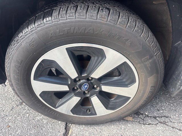 Used 2018 Subaru Forester 2.5i Premium w/ All-Weather Package AWD/4WD image 16