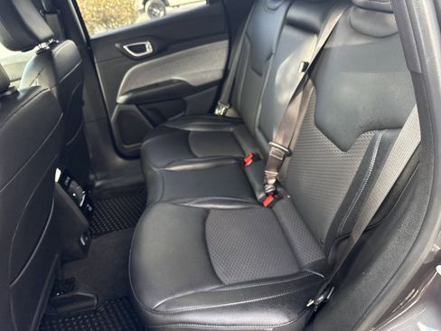 Used 2024 Jeep Compass Latitude w/ Convenience Group image 13