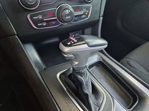 Used 2018 Dodge Charger R/T RWD image 12