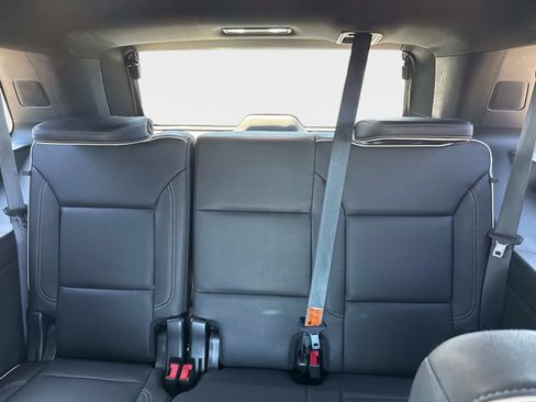 Used 2022 GMC Yukon SLT w/ SLT Luxury Package image 14