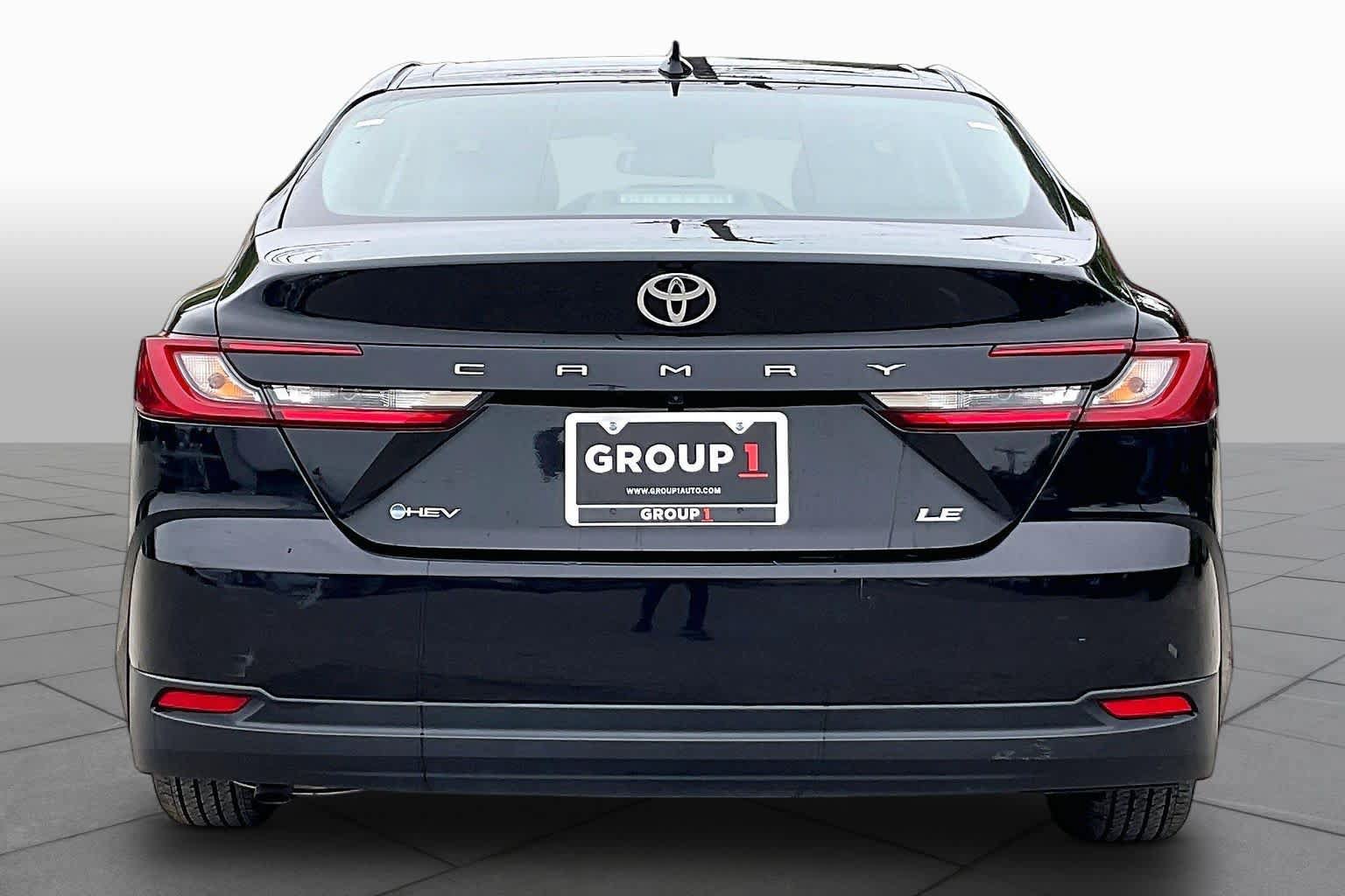 Used 2025 Toyota Camry LE FWD image 5
