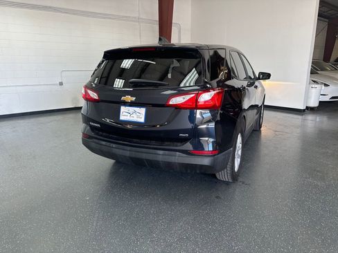 Used 2020 Chevrolet Equinox LS w/ LS Convenience Package image 4