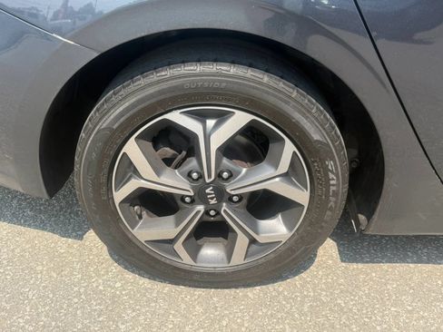 Used 2020 Kia Forte LXS FWD image 35