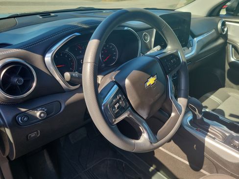 Used 2024 Chevrolet Blazer LT w/ Convenience Package FWD image 19