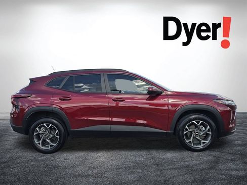 Used 2025 Chevrolet Trax LT w/ Driver Confidence Package FWD image 5