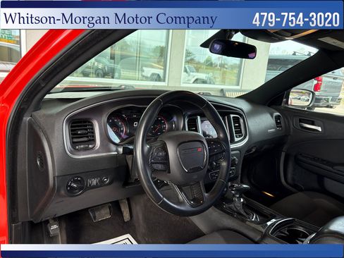 Used 2018 Dodge Charger SXT w/ Blacktop Package image 10