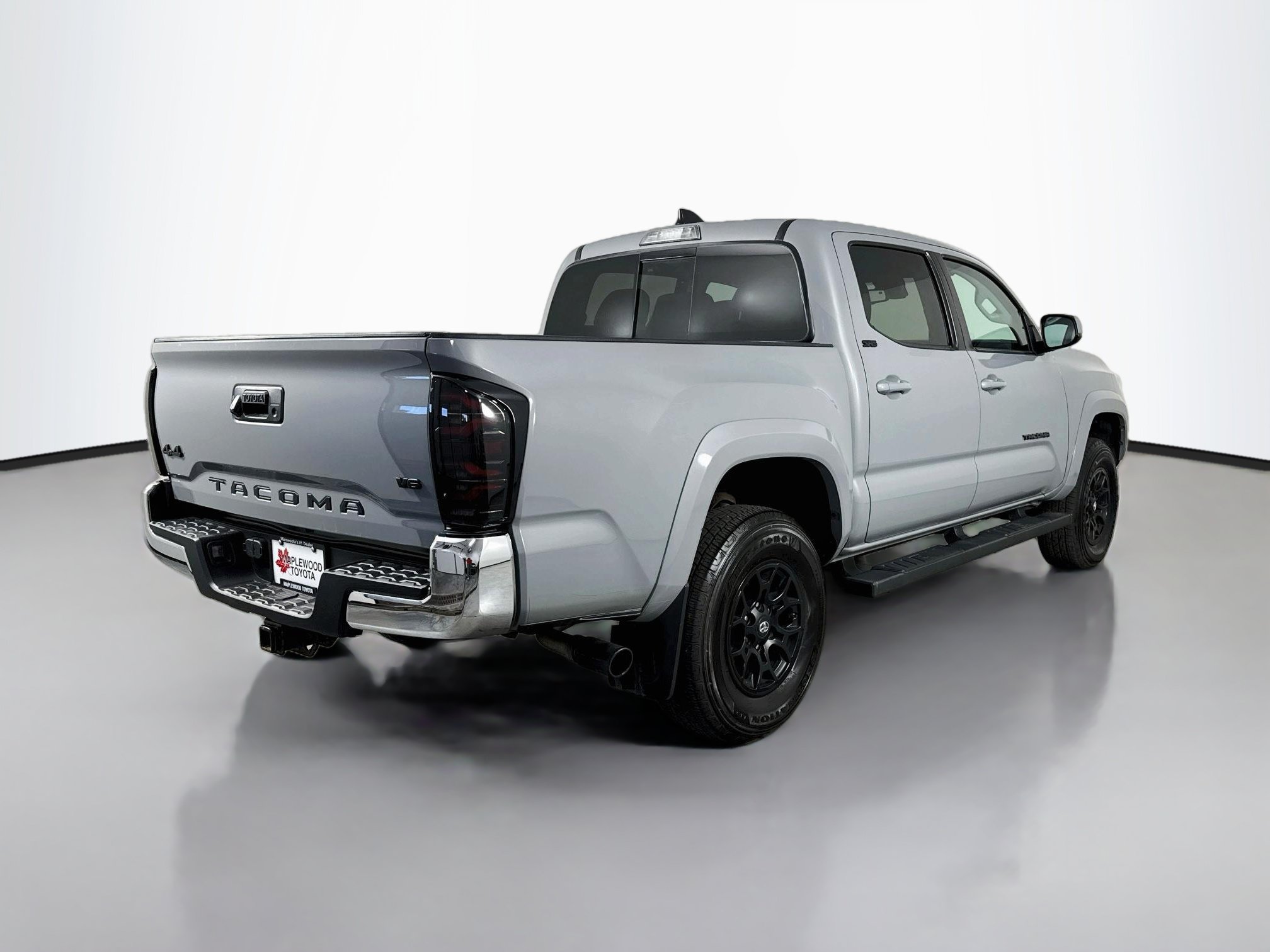 Used 2021 Toyota Tacoma SR5 AWD/4WD image 7