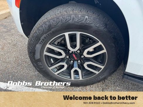 Used 2023 GMC Yukon AT4 AWD/4WD image 12