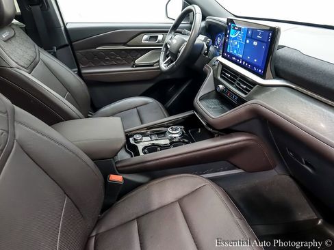 Used 2025 Ford Explorer Platinum w/ LUX Leather Package image 28