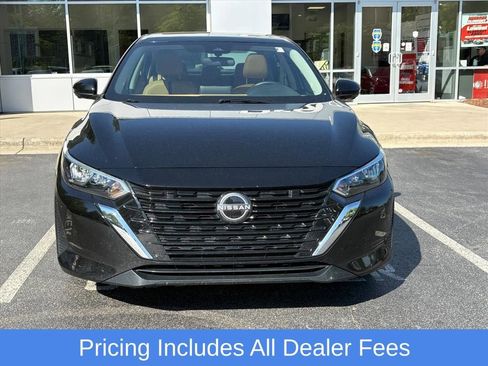 Used 2025 Nissan Sentra SV w/ SV Premium Package FWD image 4