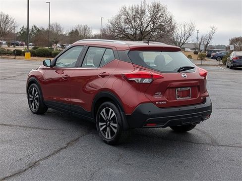 Used 2020 Nissan Kicks SV image 5