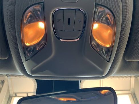 Used 2022 Jeep Compass Limited image 8