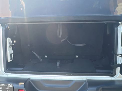 Used 2019 Jeep Wrangler Sport AWD/4WD image 28