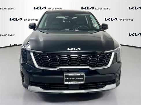 Certified 2024 Kia Sorento LX image 2