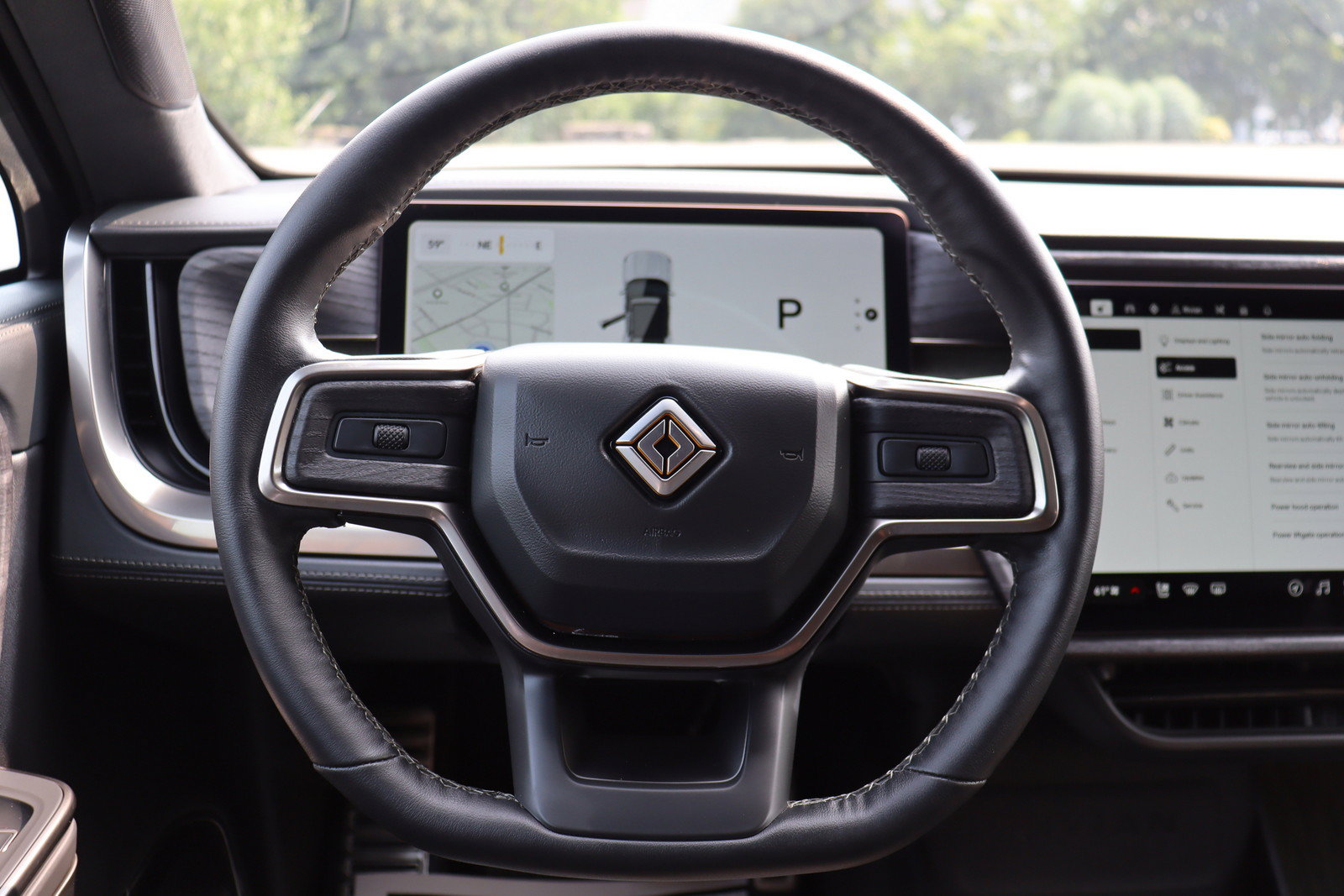 Used 2024 Rivian R1S Adventure Dual AWD/4WD image 24