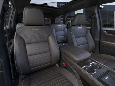 New 2026 GMC Acadia Denali Ultimate w/ LPO, Floor Liner Package AWD/4WD image 40