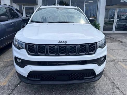 Used 2025 Jeep Compass Latitude w/ Altitude Special Edition AWD/4WD image 3