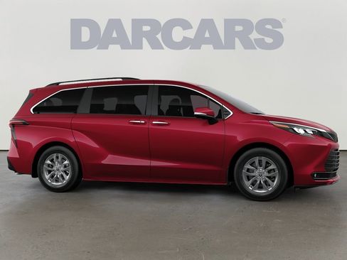 New 2026 Toyota Sienna XLE AWD/4WD image 16