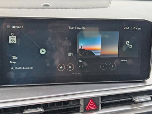 Used 2024 Kia Sorento S w/ Panoramic Sunroof Package image 24