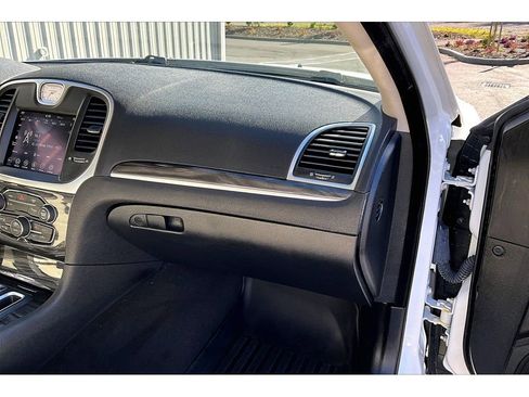 Used 2021 Chrysler 300 Touring L image 16