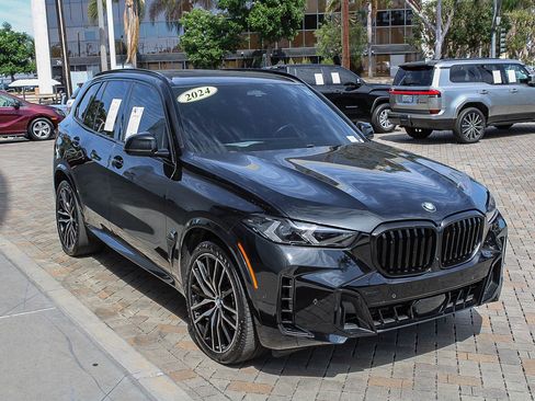 Used 2024 BMW X5 xDrive40i w/ M Sport Package AWD/4WD image 3