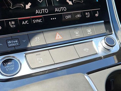 Certified 2025 Audi Q7 3.0T Premium Plus AWD/4WD image 19