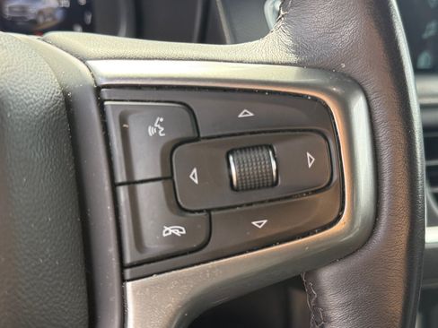 Used 2022 Chevrolet Suburban Premier AWD/4WD image 16