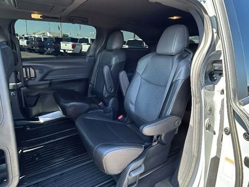Used 2024 Toyota Sienna XLE Woodland Edition image 14